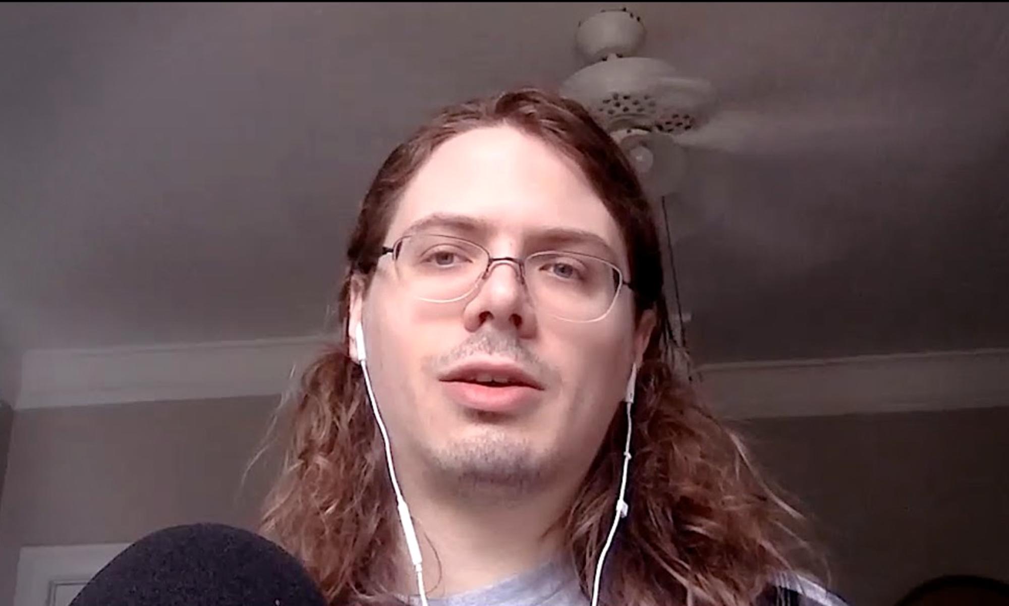 Moss Robeson, investigador estadounidense sobre la ultraderecha de Ucrania.